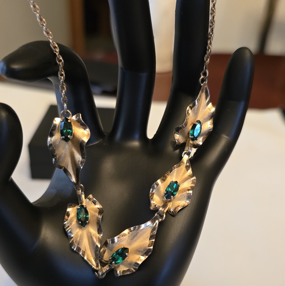 Bond Boyd Vintage Gold and Green Stone Necklace